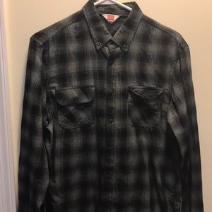 Black and gray plaid long sleeve men’s shirt